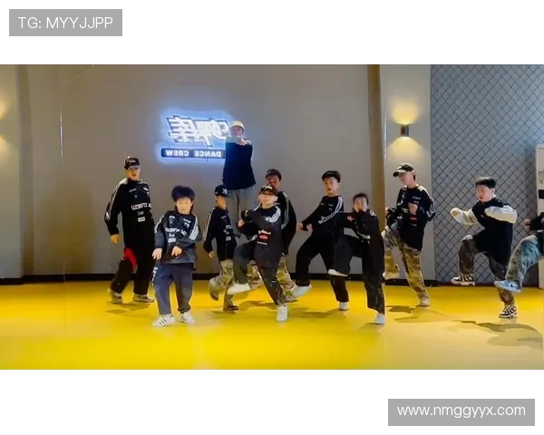 南京街舞队快攻技巧揭秘：深入探讨街舞文化与团队协作的魅力